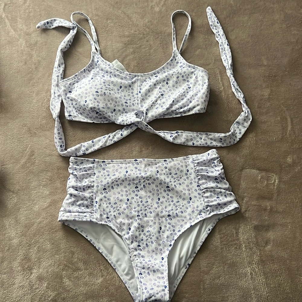 Full coverage high waist CUPSHE bikini